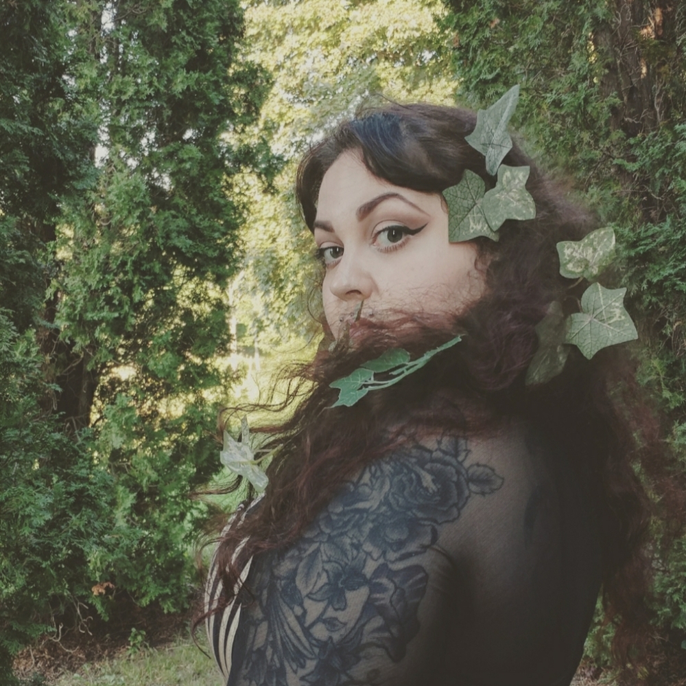 Hi there! I am selling unique Vintage, handmade and unworn or lightly worn items